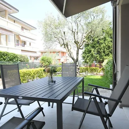 Christina's Apartment Desenzano del Garda